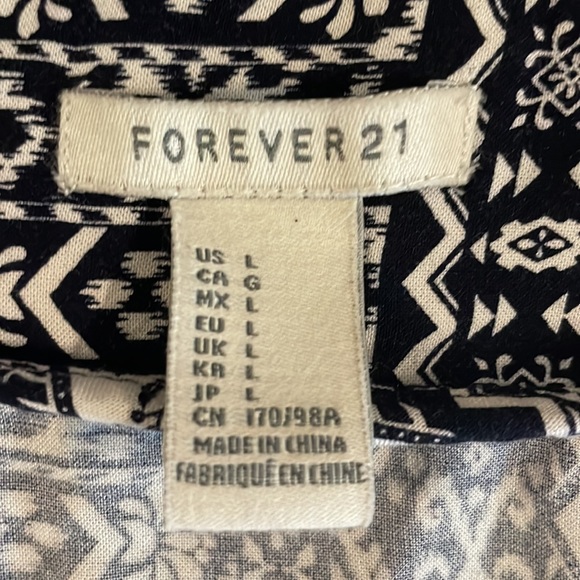 2/$25 Forever 21 Black and White Print Kimono Style Blazer Size Large - Picture 13 of 14